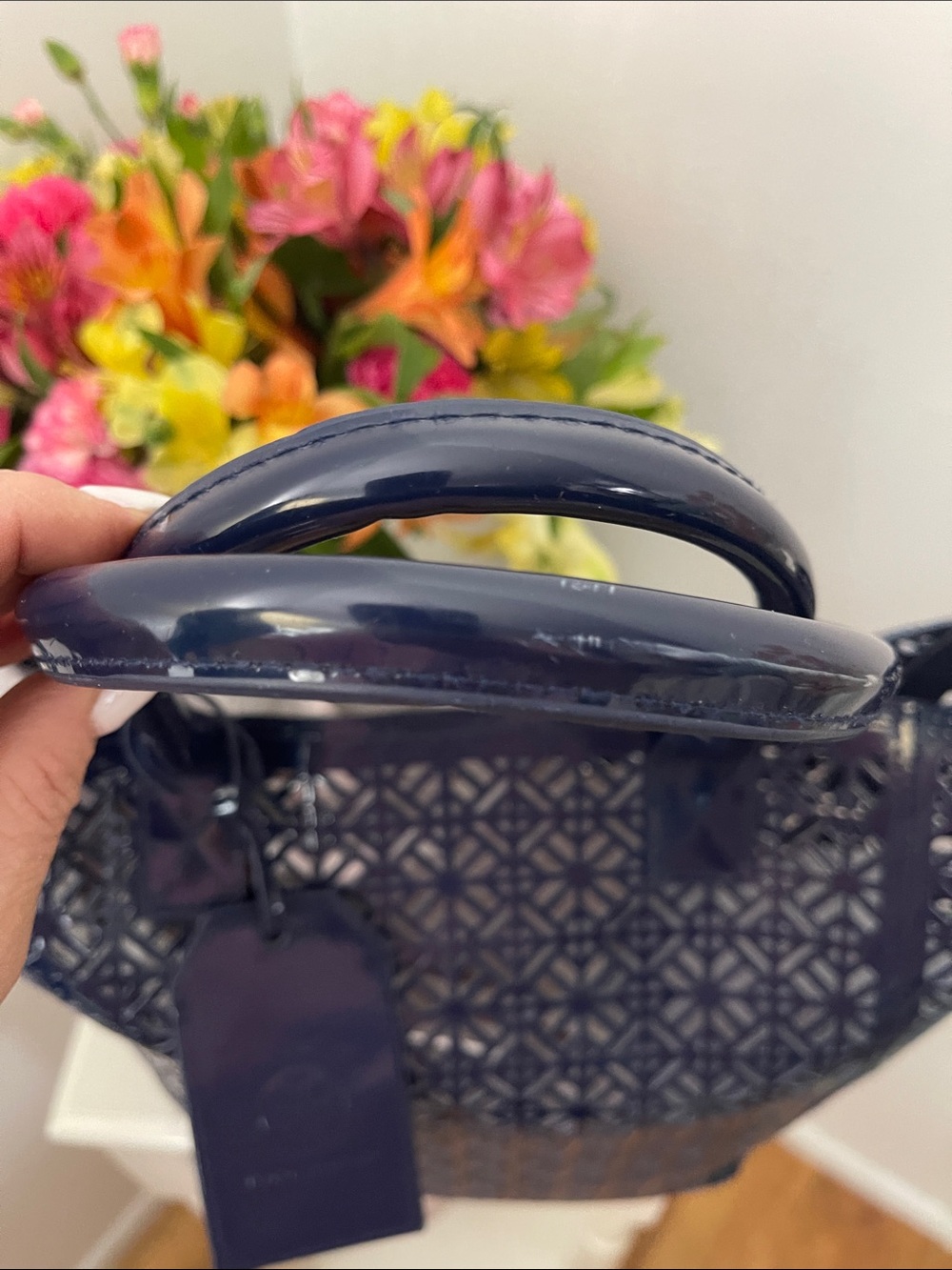 Tory Burch Navy Patent Laser-Cut Tote Bag - Picture 3 of 9